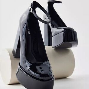 Charlie D’Amelio Platform Black Patent Leather Heels - BRAND NEW CONDITION